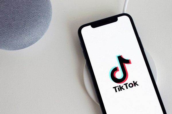 Radiu Ognjišče so izbrisali TikTok